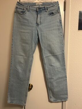 Abercrombie & Fitch The Baggy Low Rise light wash 28 long